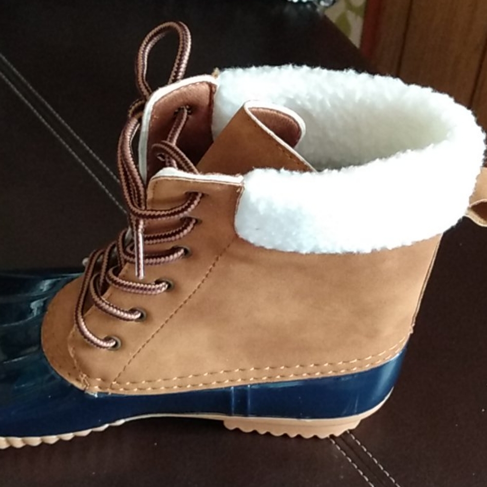 Boots - Picture 4 of 6